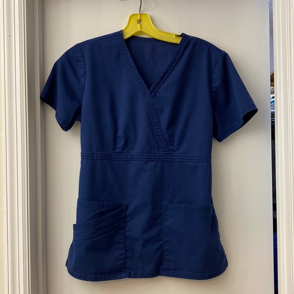 Scrub top - Picture 1 of 2